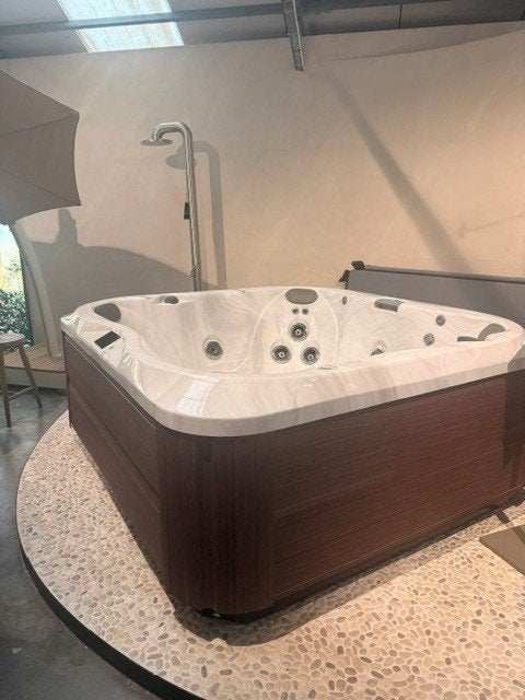 Jacuzzi | J-365, Ophalen, Zo goed als nieuw, Vast
