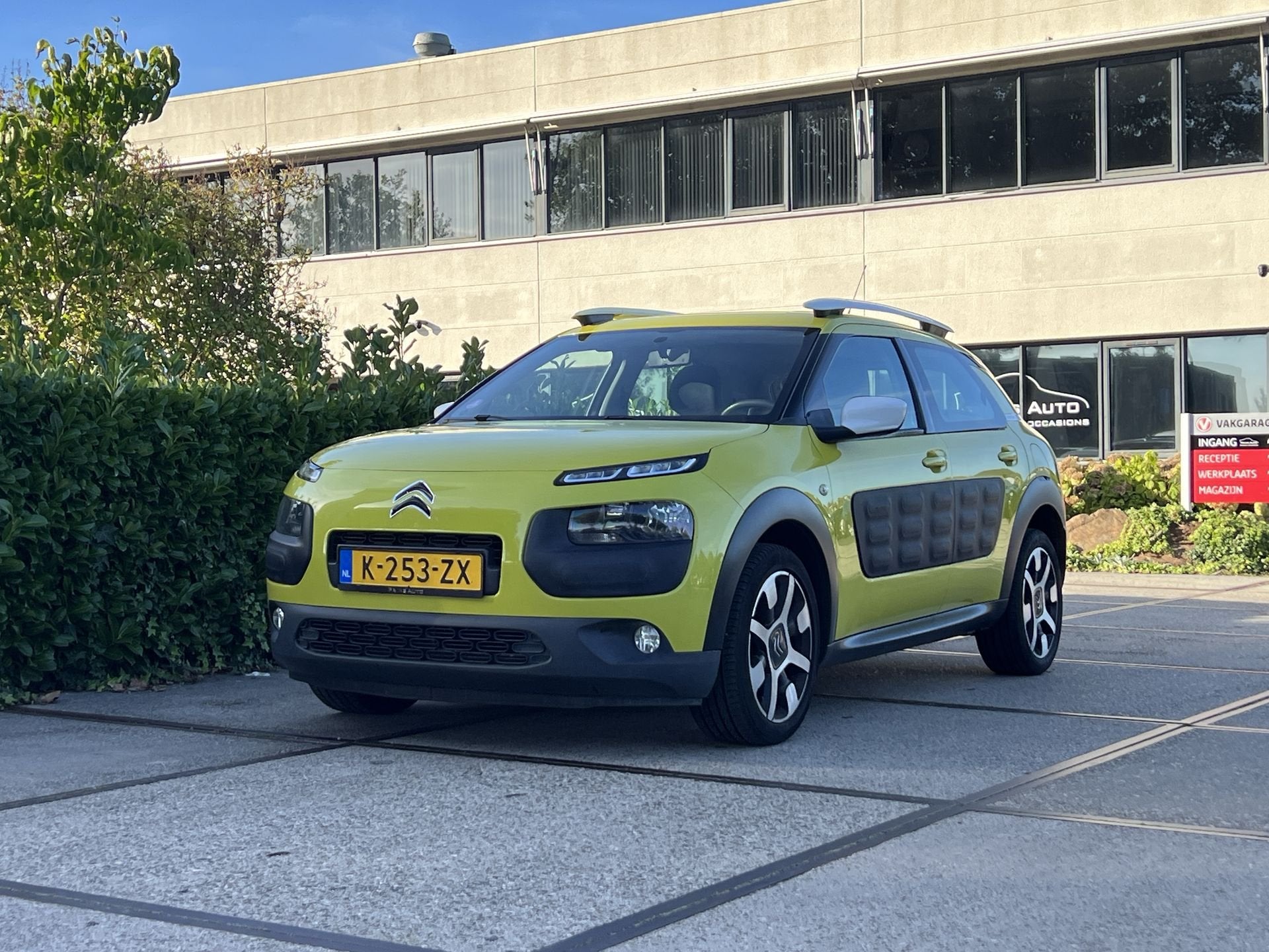 Citroën C4 Cactus 1.2 PureTech Business Plus |CLIMA|NAVI|CA, Auto's, Euro 5, Gebruikt, 1199 cc, 82 pk