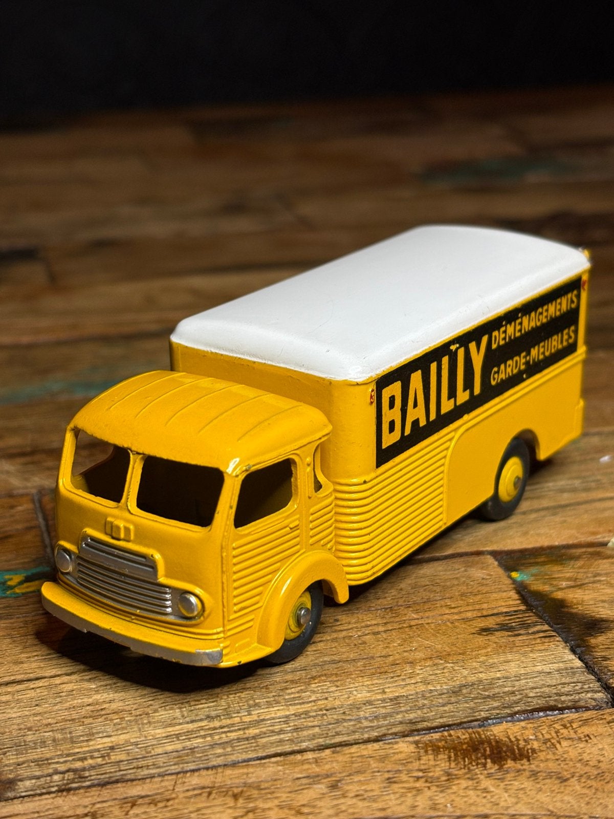 Dinky Toys France 33AN Simca Cargo BAILLY – origineel, Ophalen of Verzenden, Zo goed als nieuw, Bus of Vrachtwagen, Dinky Toys