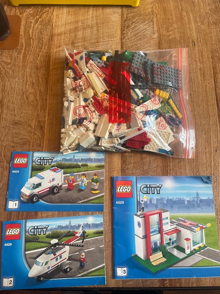 lego city 4429 reddingshelikopter met ziekenhuis, City, Lego, Inclusief instructies, Ophalen of Verzenden