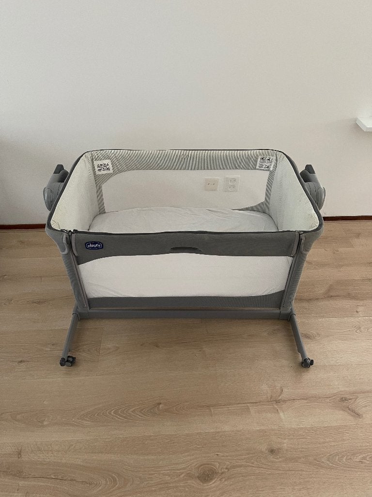 Chicco Next2Me Next to Me Bedside Co-Sleeper Bassinet – Grey, Ophalen, Zo goed als nieuw, Wieg