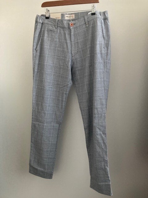 Nieuwe broek van North84 8410.1028 grijs geruit maat 34/34, Kleding | Heren, Nieuw, Overige maten, Ophalen of Verzenden, Grijs