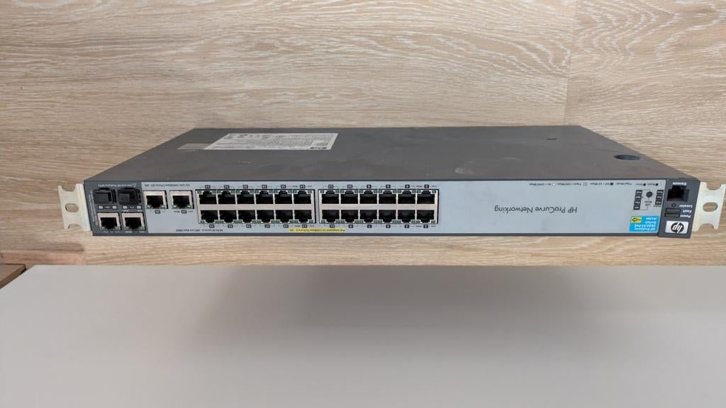 HP ProCurve 2520-24-PoE Switch - 24-poorts PoE-switch, Computers en Software, Netwerk switches, Gebruikt, Ophalen of Verzenden