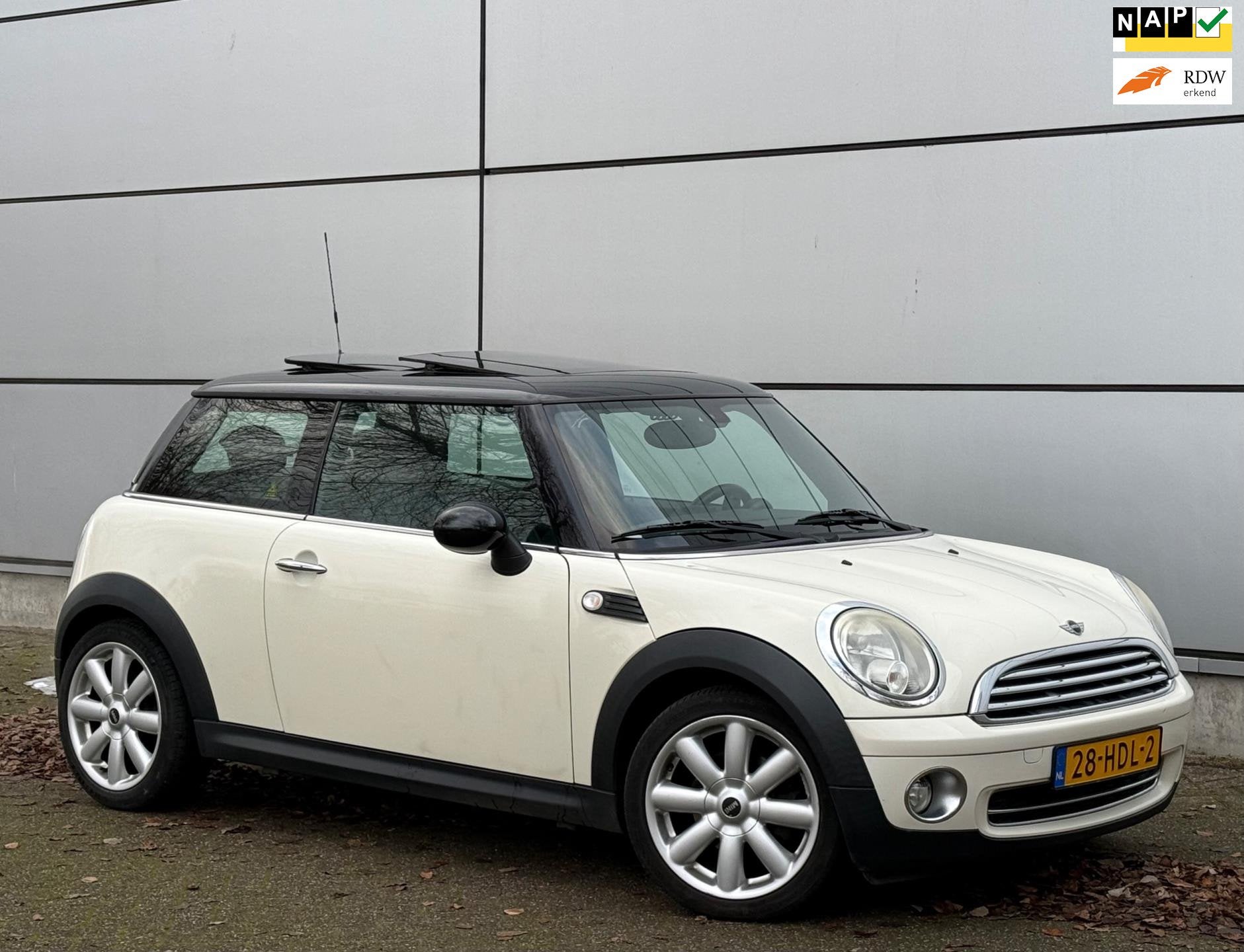 Mini Mini 1.6 Cooper Pano |Stoelverw |Half Leder |Stuurbed |, Auto's, Voorwielaandrijving, Elektrische ramen, Gebruikt, 750 kg