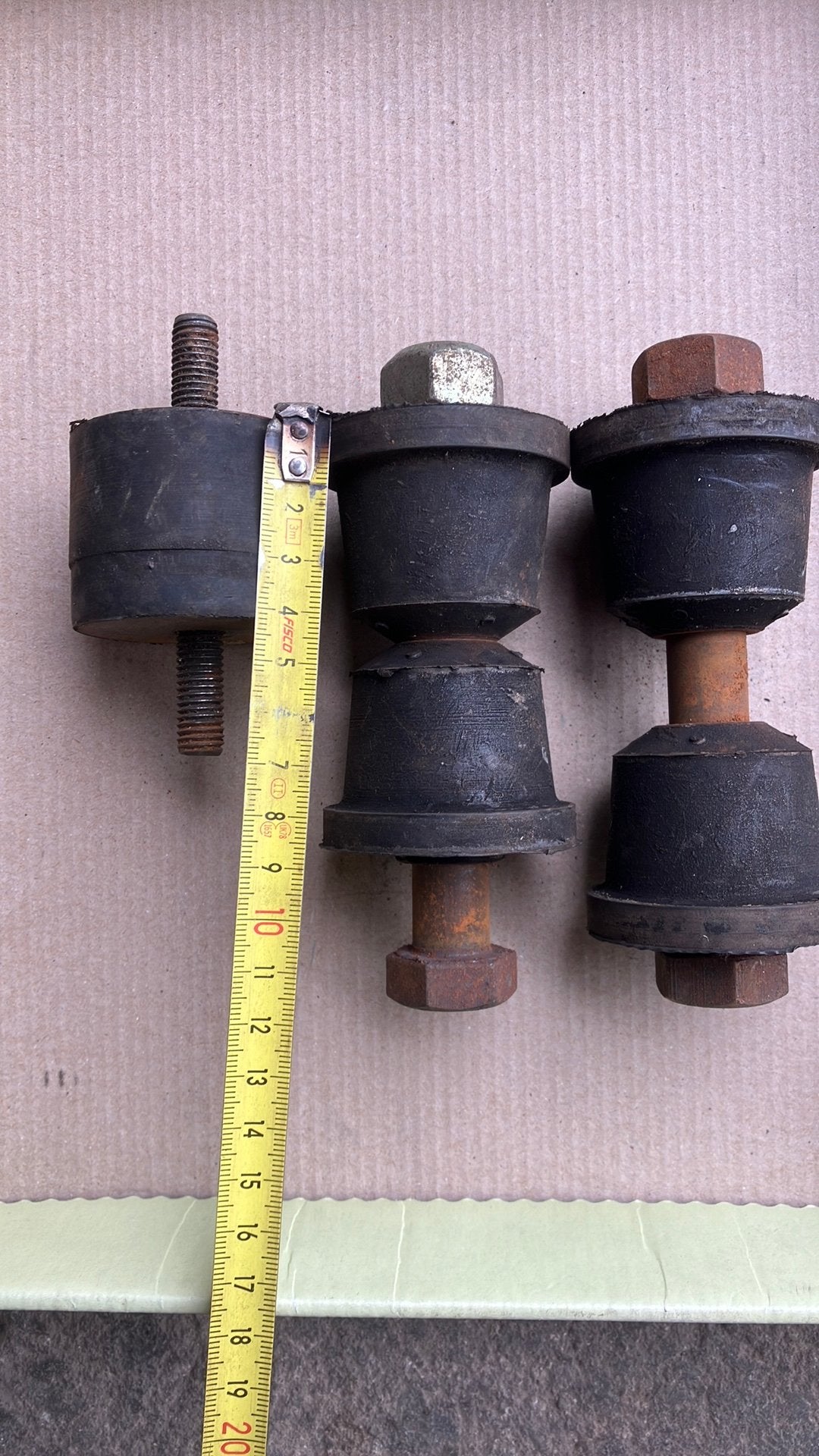 Silentrubbers motor steun nieuw 10 en 16 mm, Verzenden, Nieuw