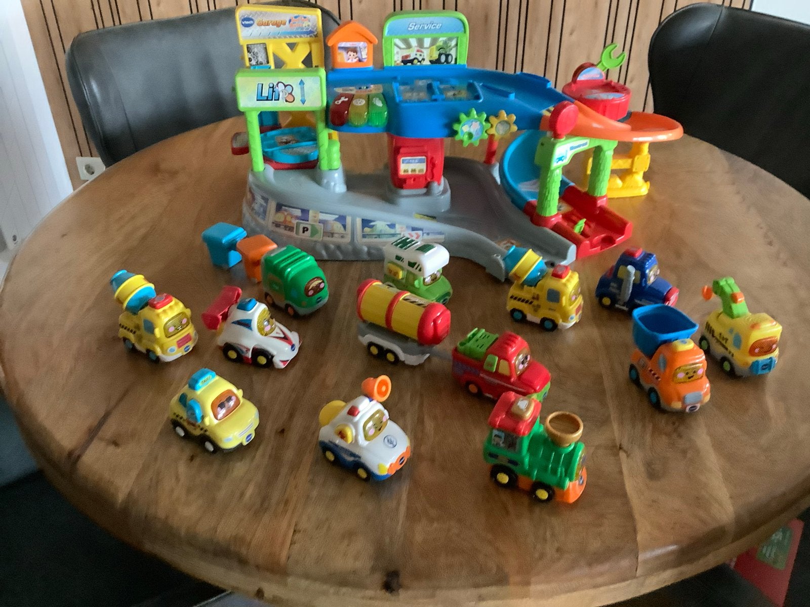 VTech Toet Toet Auto's Garage met 12 goed werkende Auto’s, Ophalen, Gebruikt