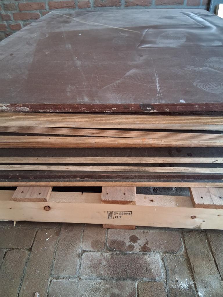 12 beton platen 135x100x1.8 cm, Doe-het-zelf en Verbouw, Platen en Panelen, Ophalen of Verzenden, Gebruikt, Betonplex, Minder dan 20 mm
