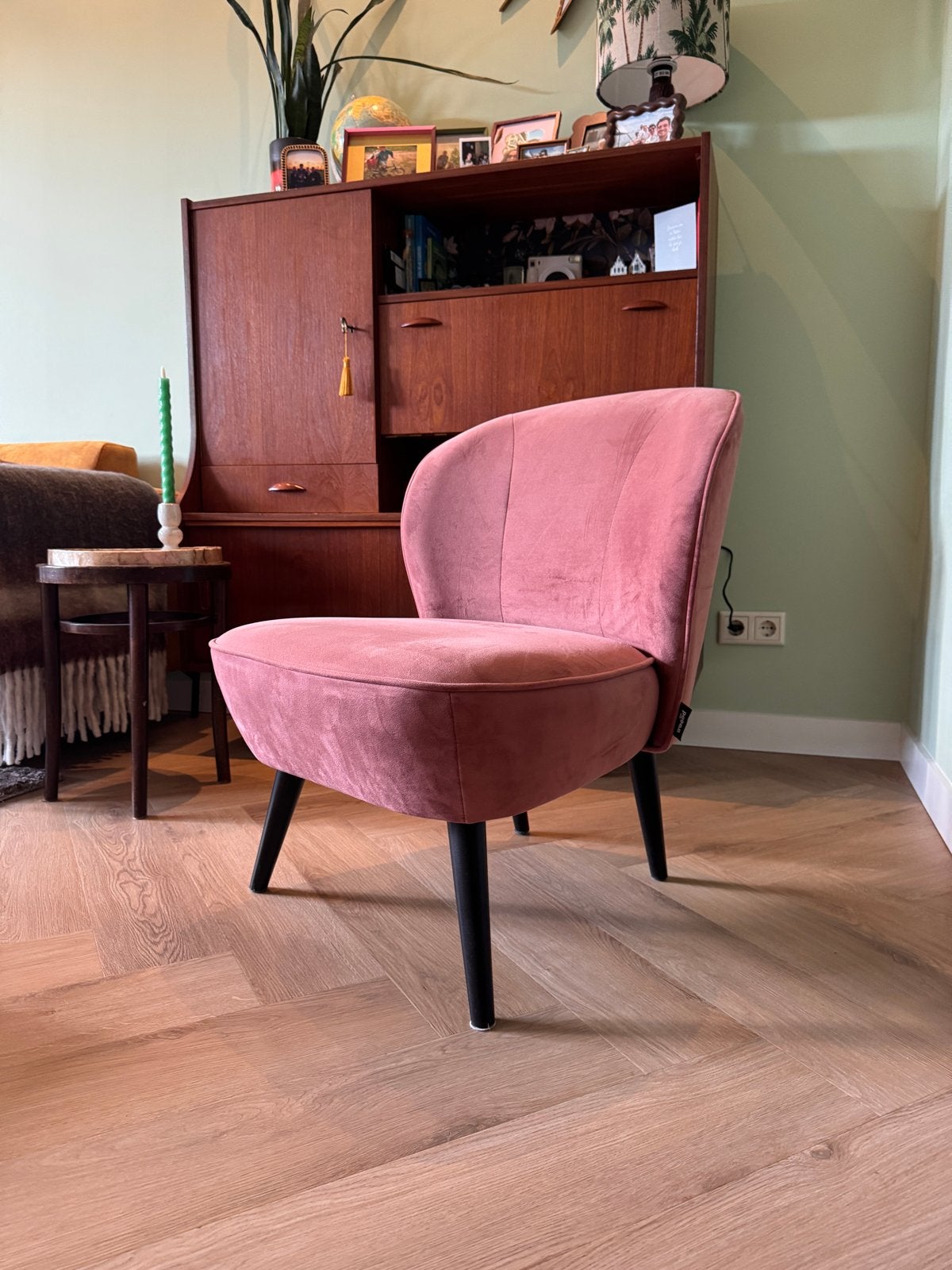 WOOOD Sara Fauteuil - Velvet - Roze, Ophalen, Minder dan 75 cm, Zo goed als nieuw, Stof