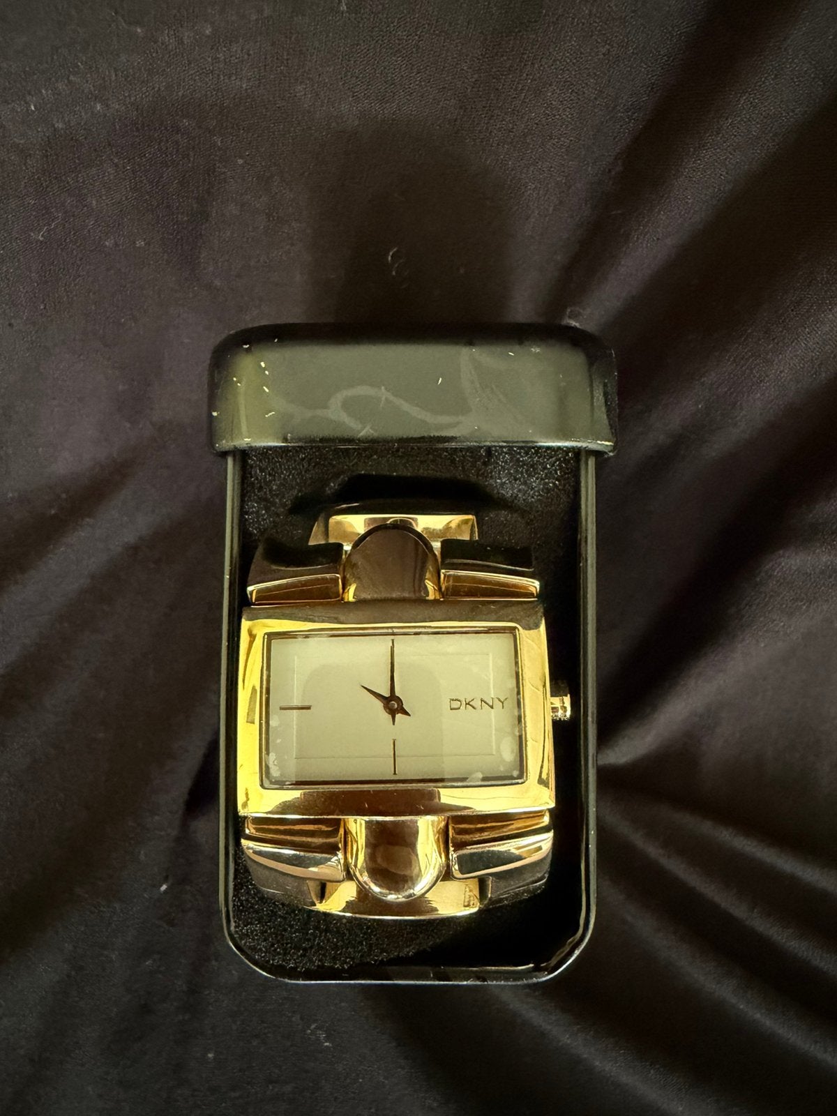 DKNY dameshorloge met brede design schakelband (5 ATM), Sieraden, Tassen en Uiterlijk, Horloges | Dames, Ophalen of Verzenden