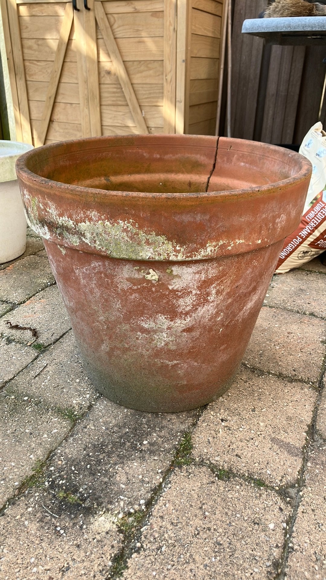 Grote oude terracotta pot, Tuin en Terras, Bloempotten, Ophalen, Kunststof, 40 cm of meer, Rond