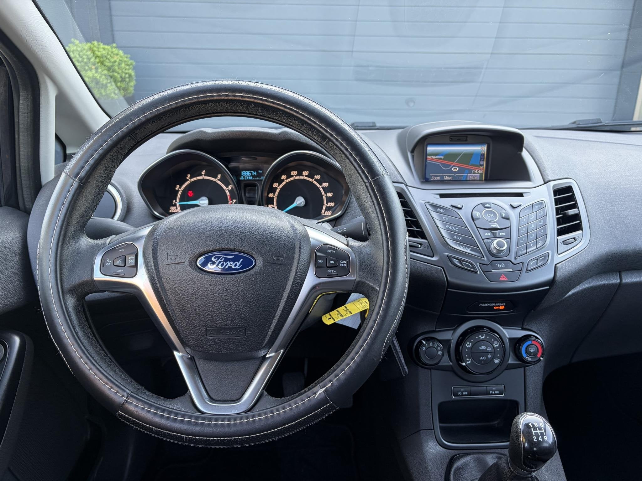 Ford Fiesta 1.0 Style Ultimate ✓Dealer onderhouden✓Navi, Voorwielaandrijving, Dealer onderhouden, Stof, Euro 6