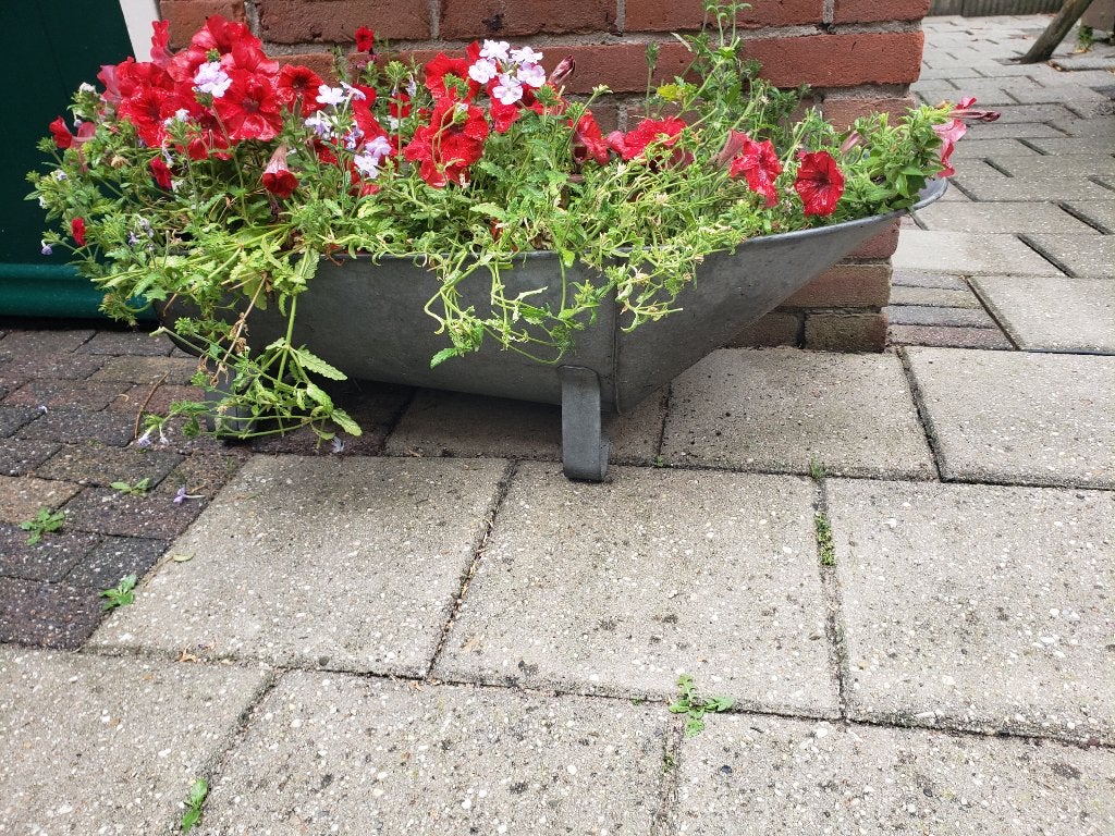 Trog plantenbak, Ophalen