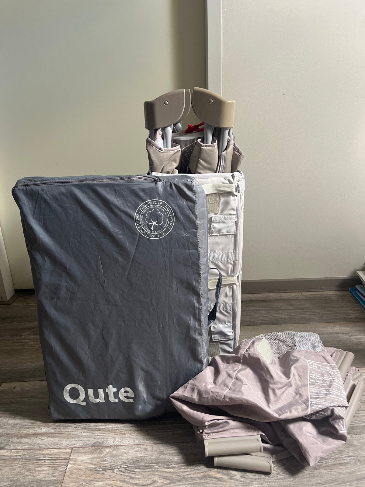Camping bedje met extra matras, Ophalen, Gebruikt