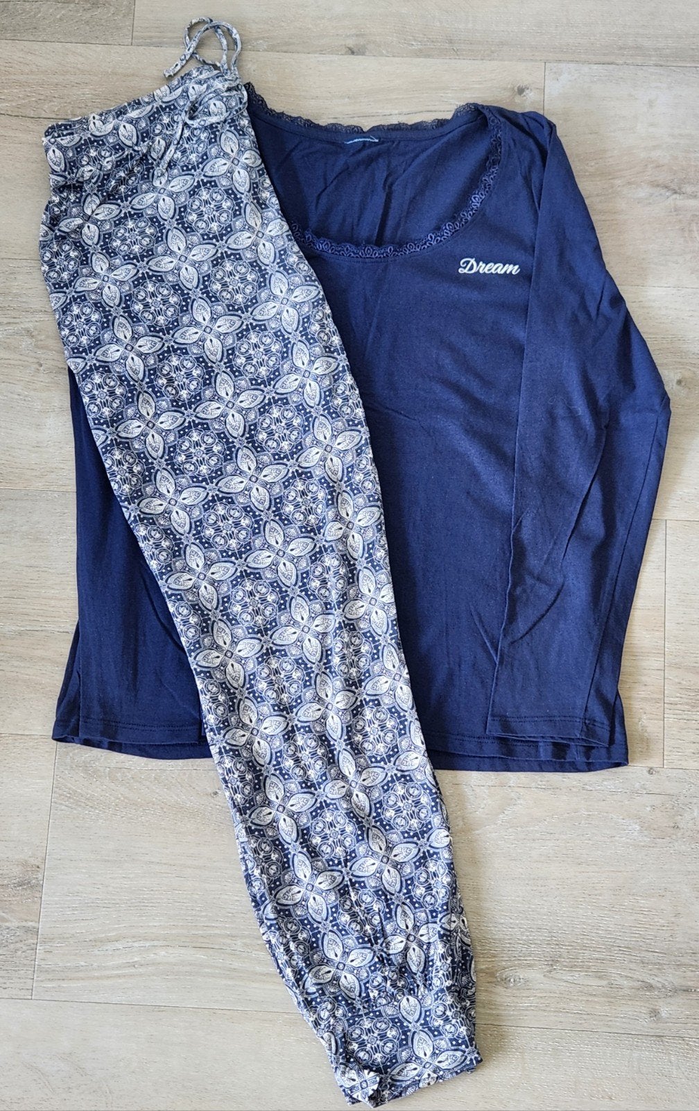 dames pyjama set, kleur donker blauw wit, maat L, Kleding | Dames, Hunkemöller, Ophalen of Verzenden, Gedragen, Maat 38/40 (M)