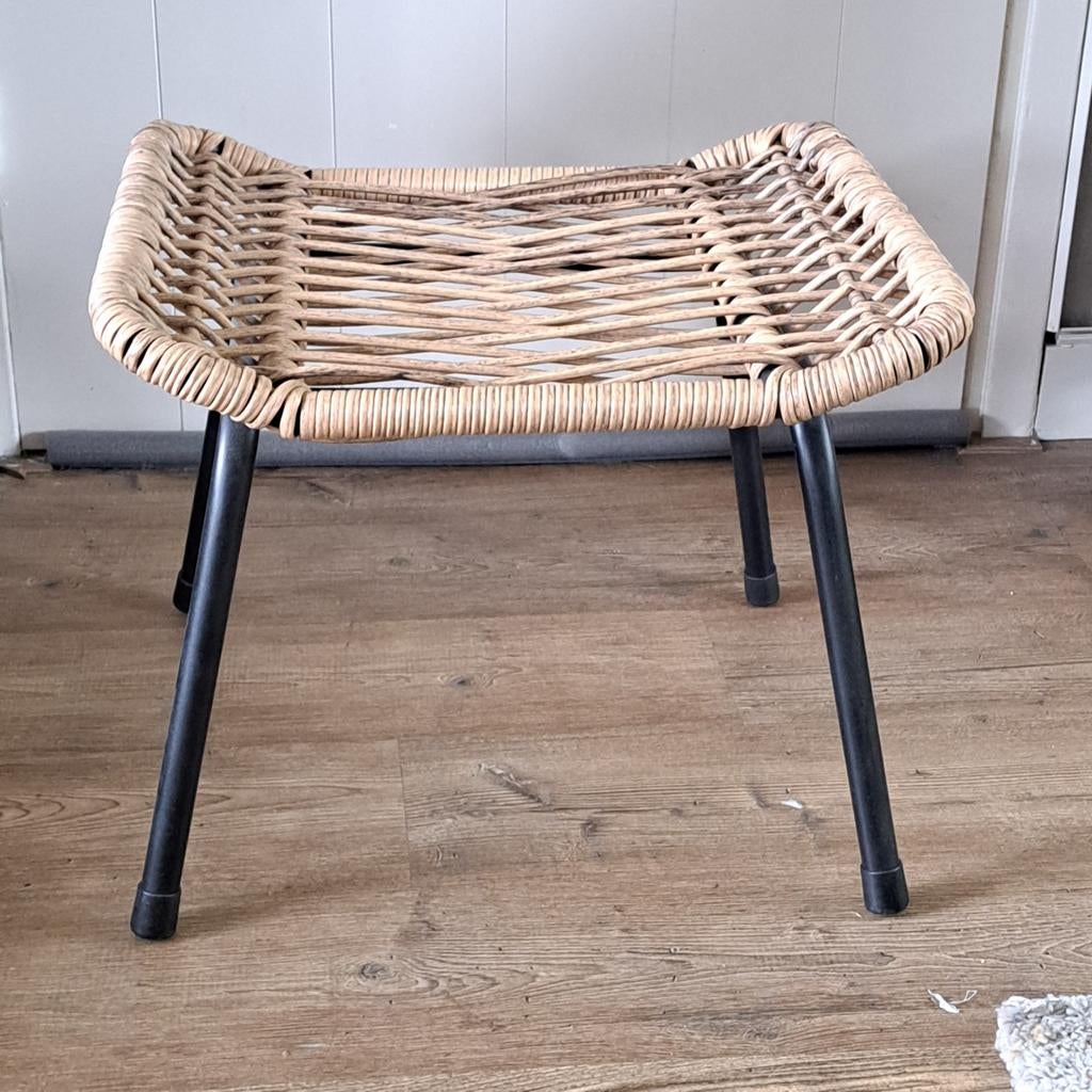 Riet gevlochten voetenbankje, bijzet bankje 48x 53 cm ibiza, Huis en Inrichting, Krukjes, Ophalen, Hout