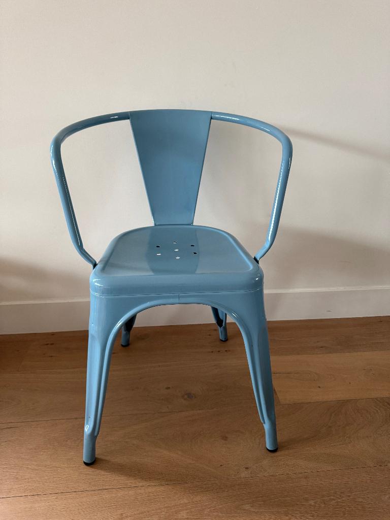 Tolix A56 | (pastel) Blauw | 2 stuks, Huis en Inrichting, Stoelen, Gebruikt, Twee, Metaal, Blauw, Ophalen