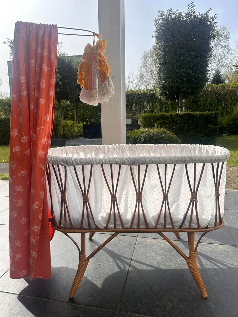Vintage rotan wieg, Ophalen, Zo goed als nieuw, Wieg