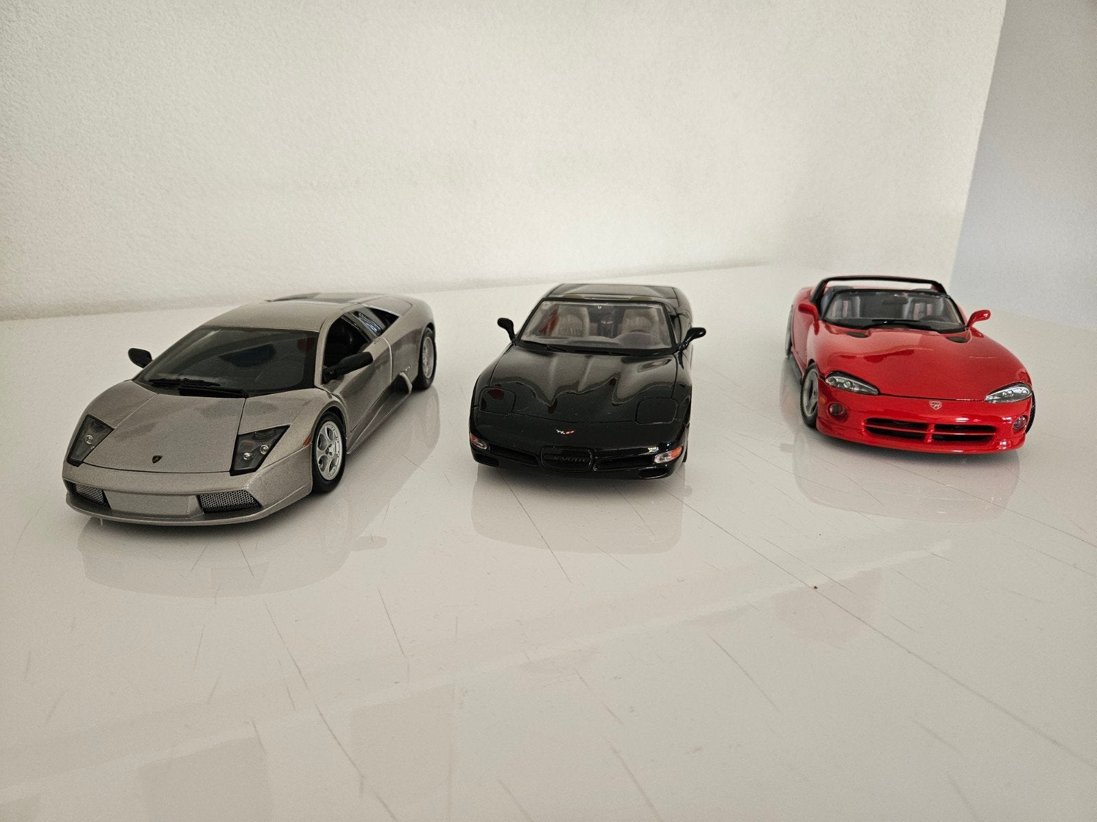 Drie modelauto's: Lamborghini, Corvette, Vipe, Ophalen, Gebruikt, Auto, Bburago