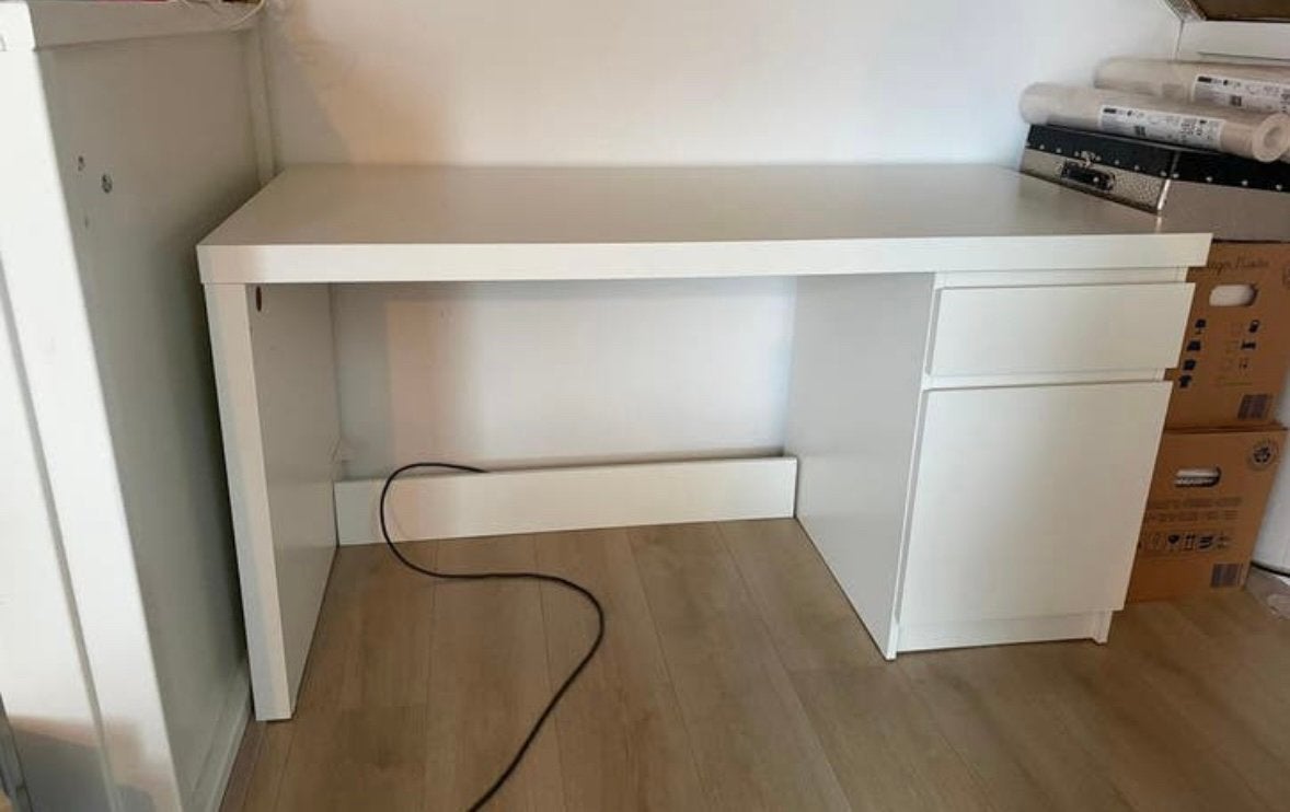 Ikea Malm bureau, Ophalen of Verzenden, Zo goed als nieuw