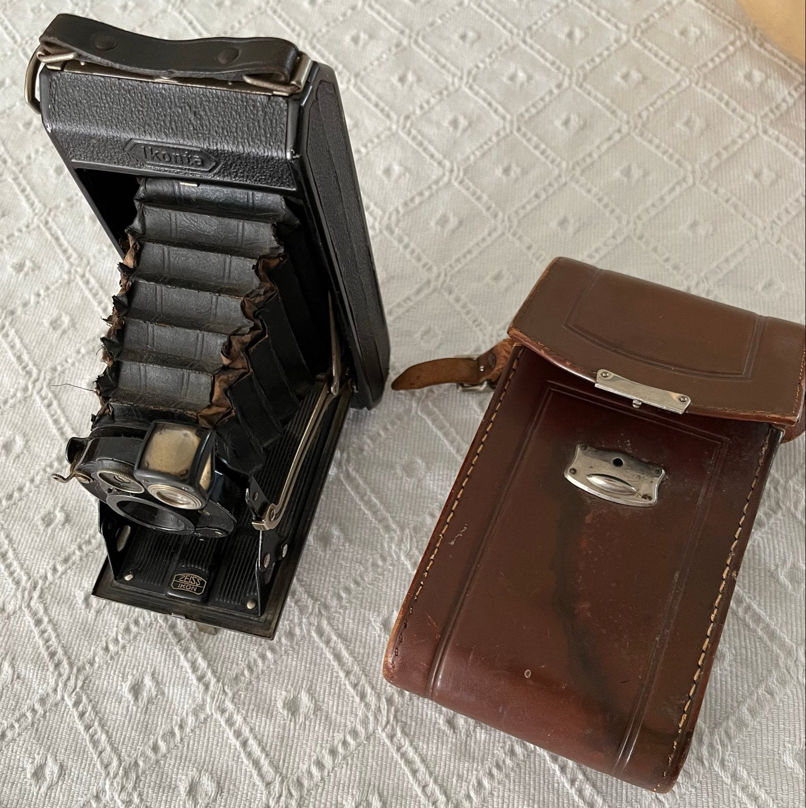 Vintage Zeiss Ikon Ikonta 520/2 fotocamera met lederen tas, Verzenden, Niet werkend, Compact, Overige Merken