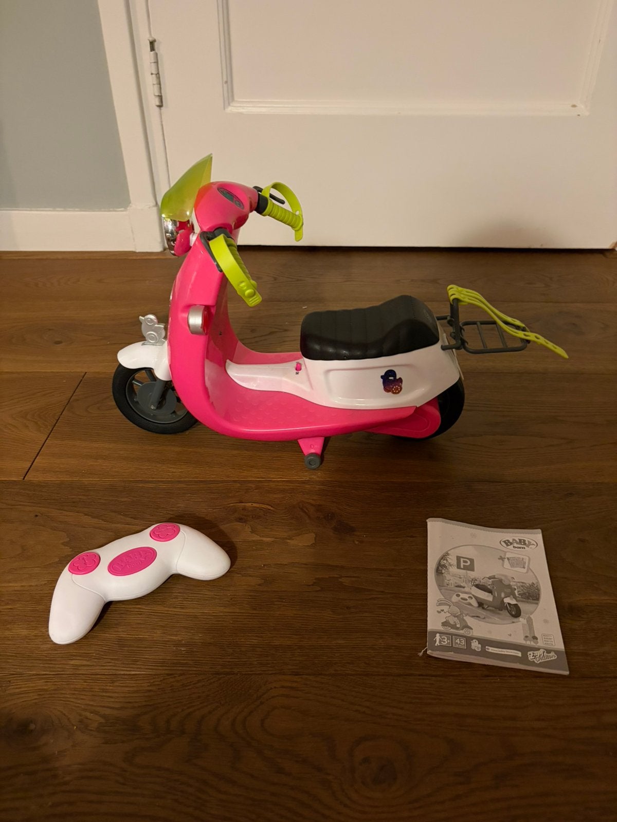 Babyborn scooter, Ophalen of Verzenden, Gebruikt, Overige typen