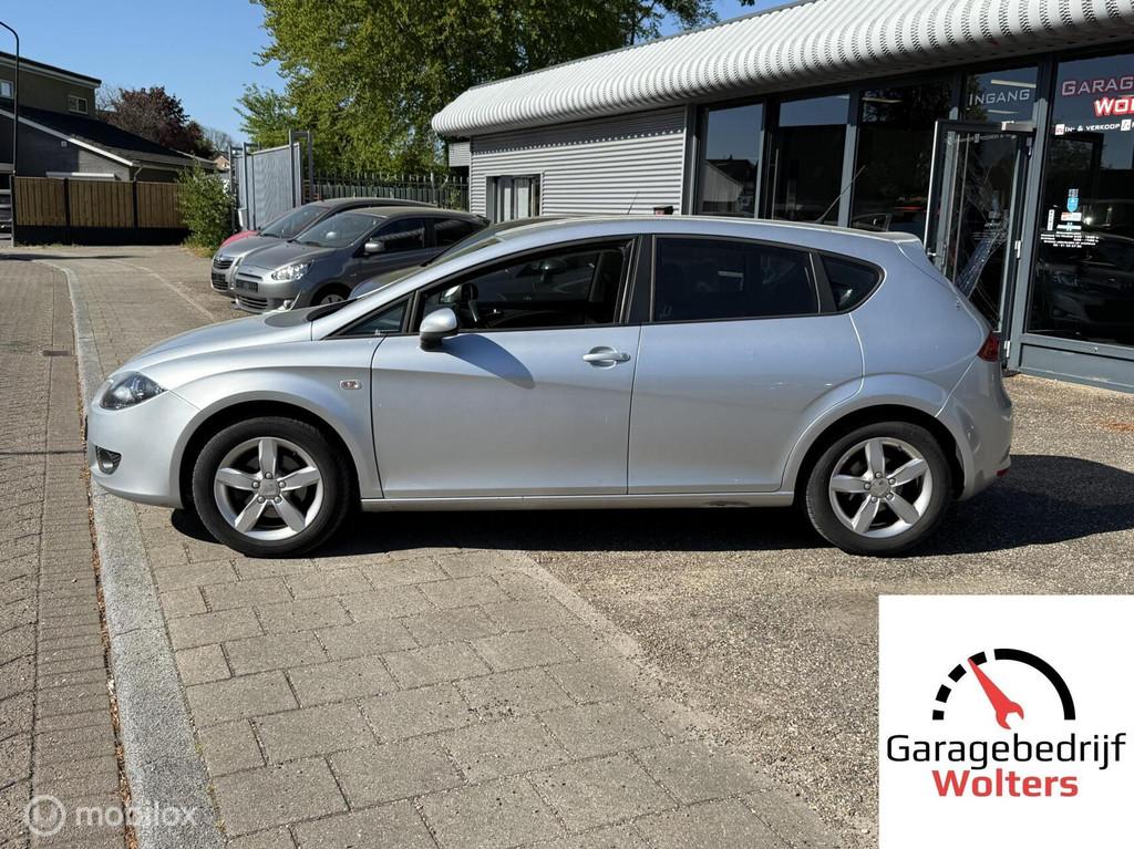 Seat Leon 1.6 Active Style AIRCO GOED APK PAAR DEUKJES, Stof, Gebruikt, Zwart, 4 cilinders