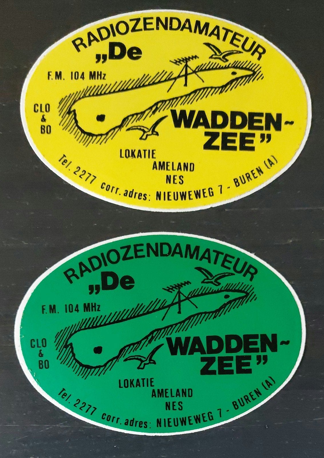 2 stickers De Waddenzee Nes Buren Zendamateur piratenzender, Verzamelen, Ophalen of Verzenden