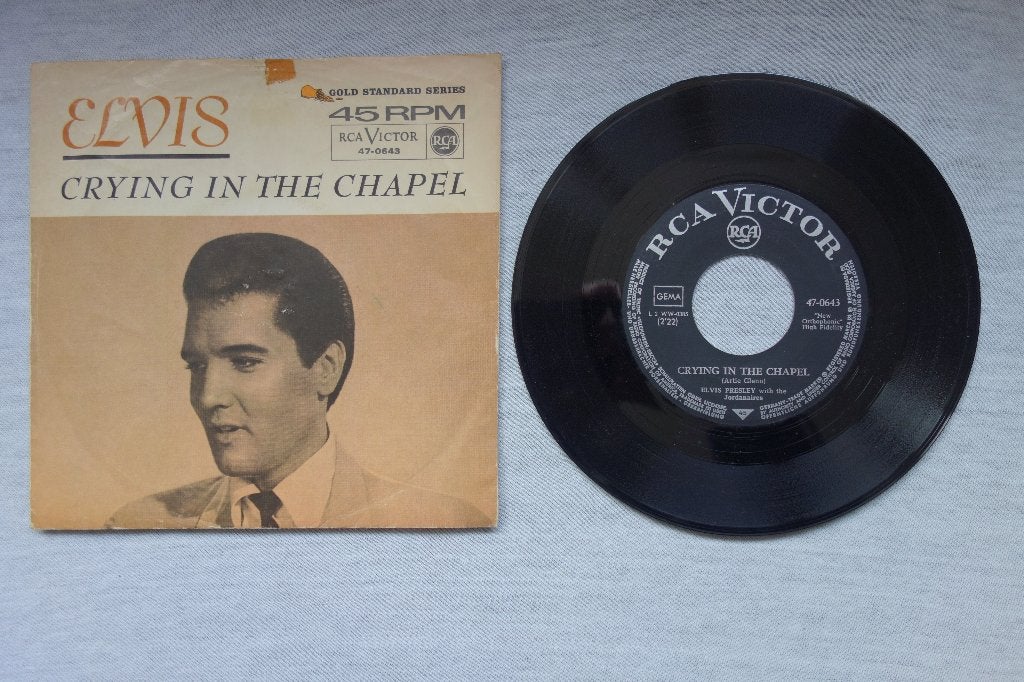 Single Elvis Presley Crying in the chapel, Cd's en Dvd's, Vinyl Singles, Ophalen of Verzenden, Zo goed als nieuw, 7 inch, Pop