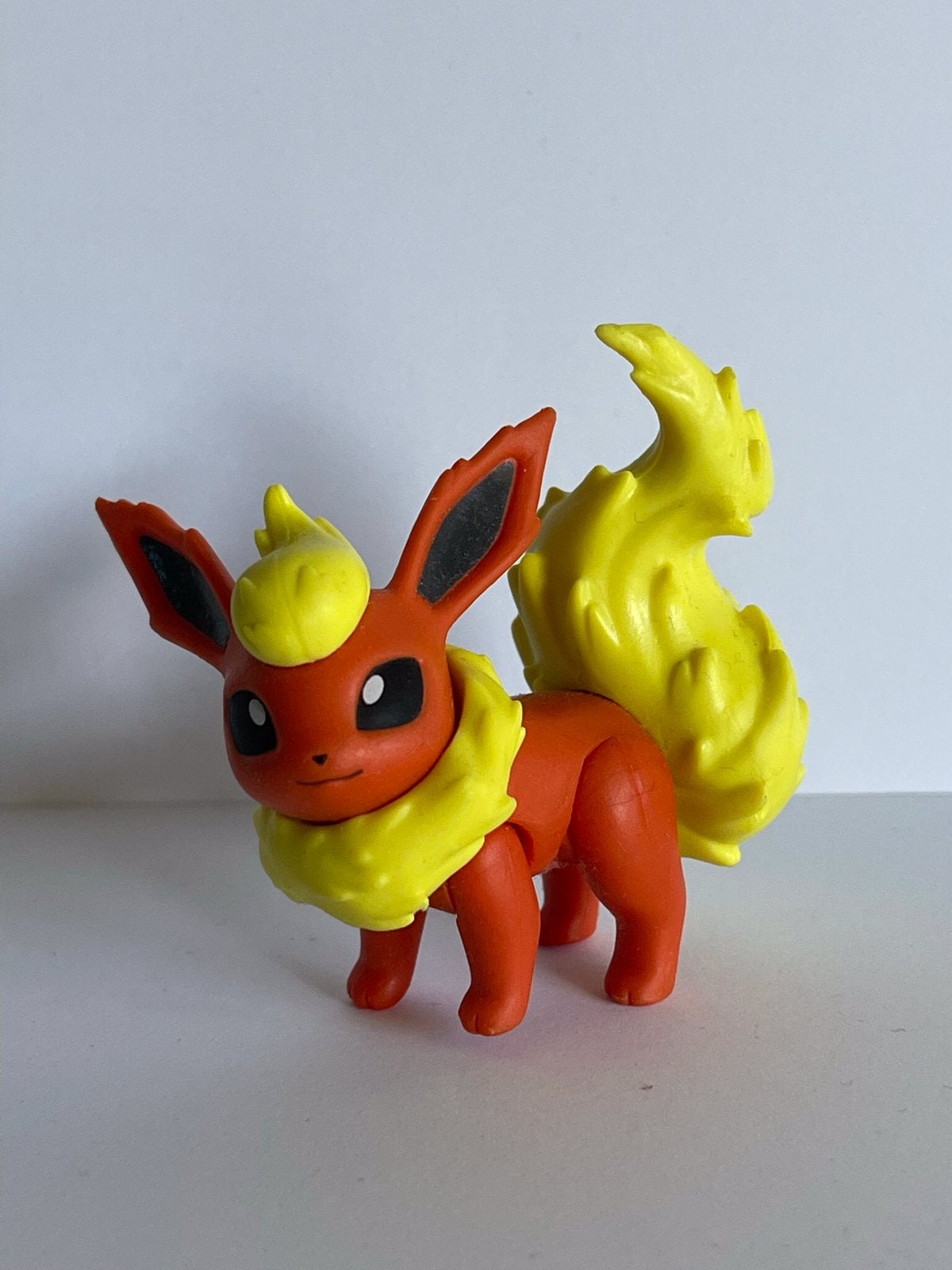 Tomy Pokémon figuur Flareon, Verzamelen, Poppetjes en Figuurtjes, Ophalen of Verzenden, Zo goed als nieuw