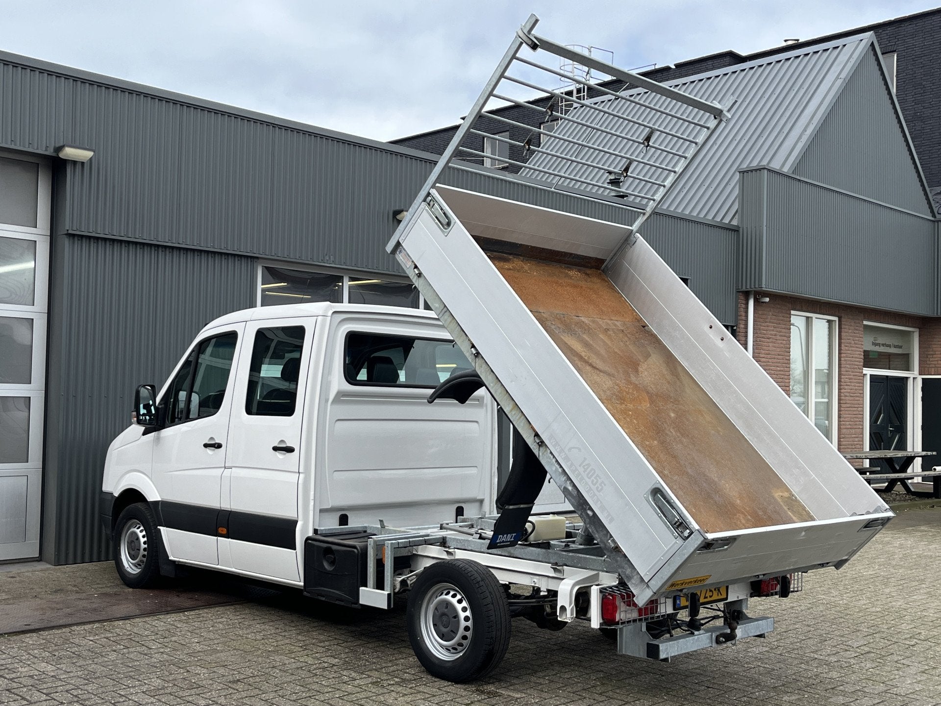 Volkswagen Crafter 35 2.0 TDI DC 3500kg trekgewicht Kipper A, Auto's, Euro 5, Achterwielaandrijving, Gebruikt, Zwart
