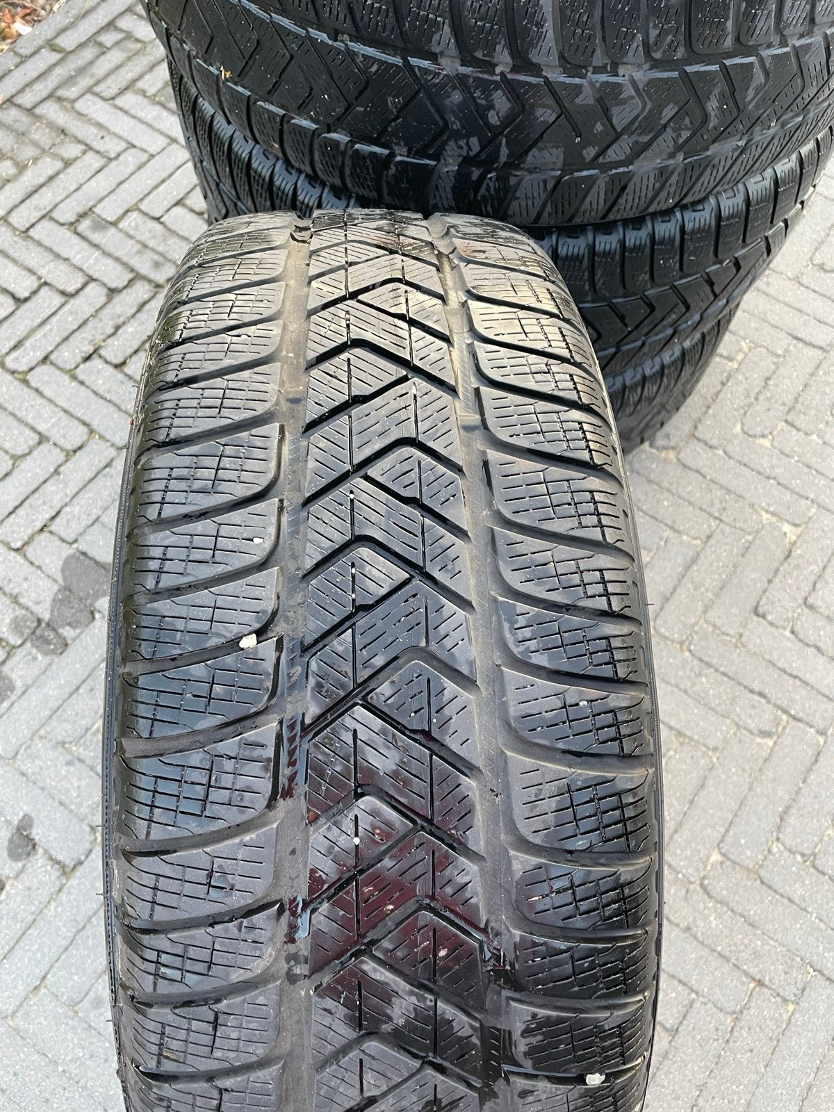 Volvo winterbanden Pirelli Scorpion 235/60 R18 met velg, Ophalen