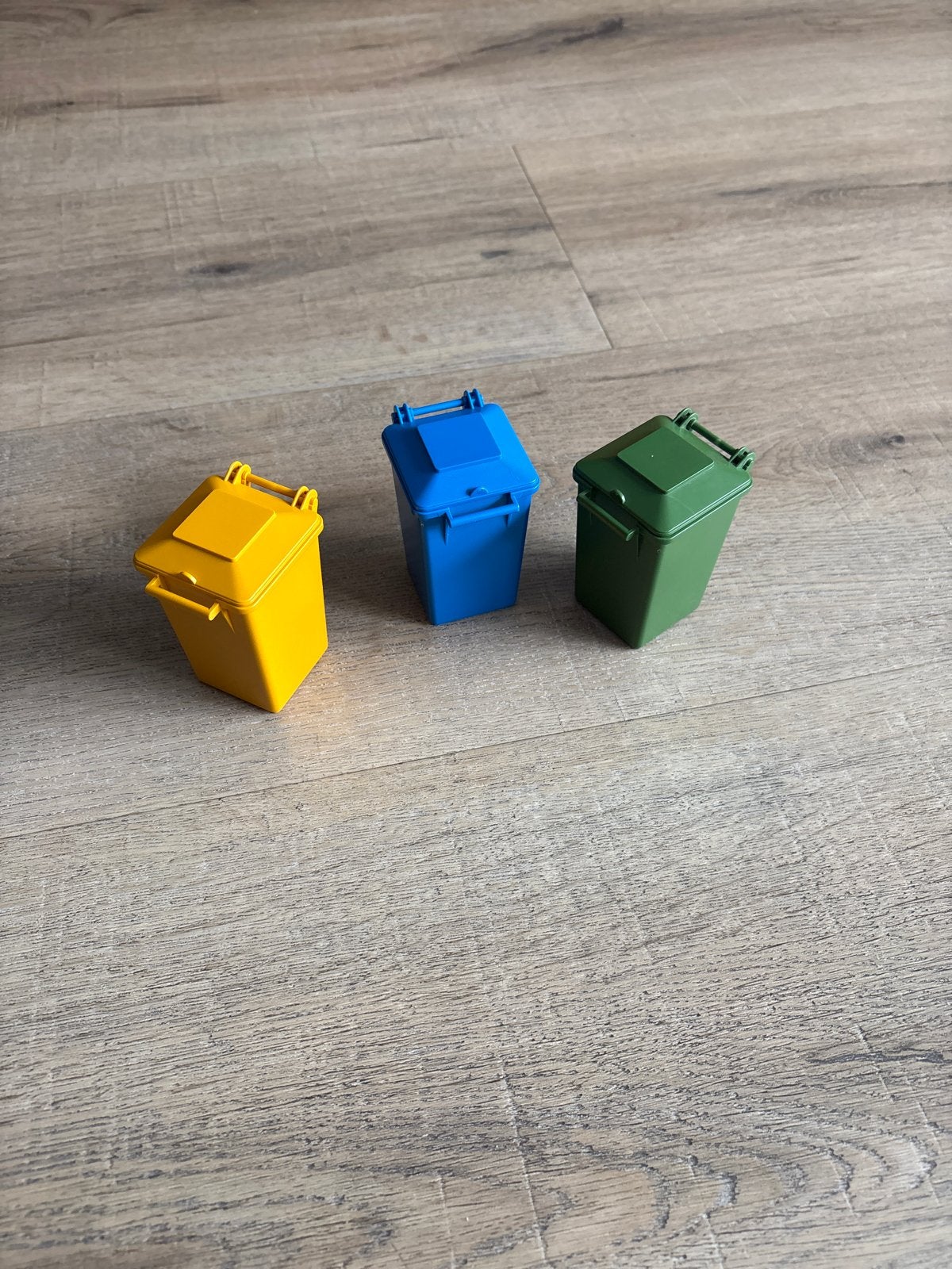 Bruder miniatuur afvalcontainers set van 3, Kinderen en Baby's, Speelgoed | Overig, Ophalen, Gebruikt, Jongen of Meisje