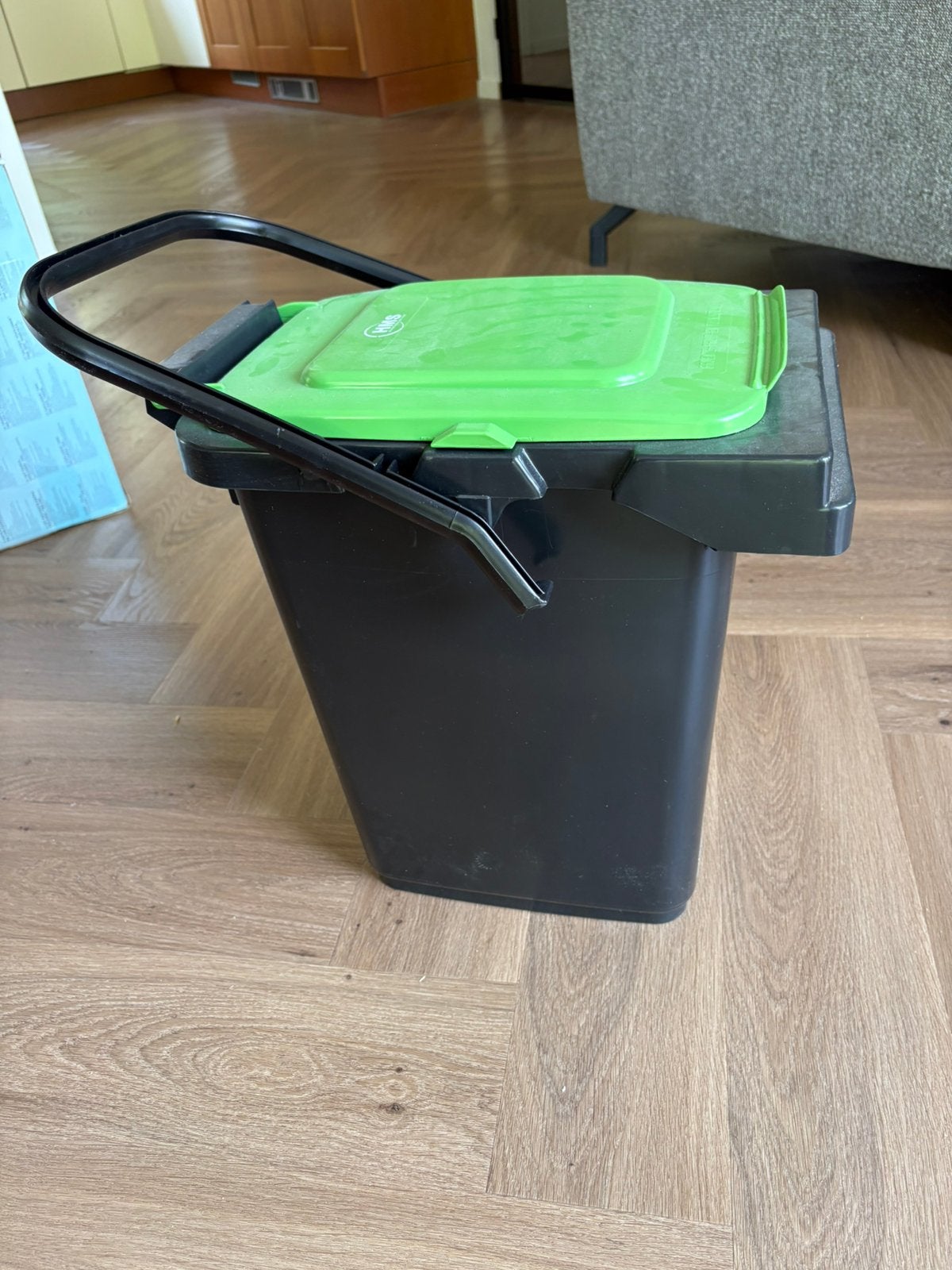 Gratis: Bio afval bak, Ophalen, Zo goed als nieuw, Kunststof, Minder dan 50 cm
