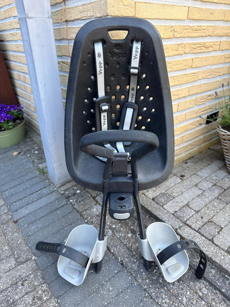 Yepp fietsstoeltje met adapter, Ophalen, Gebruikt, Voetsteuntjes, Voorzitje