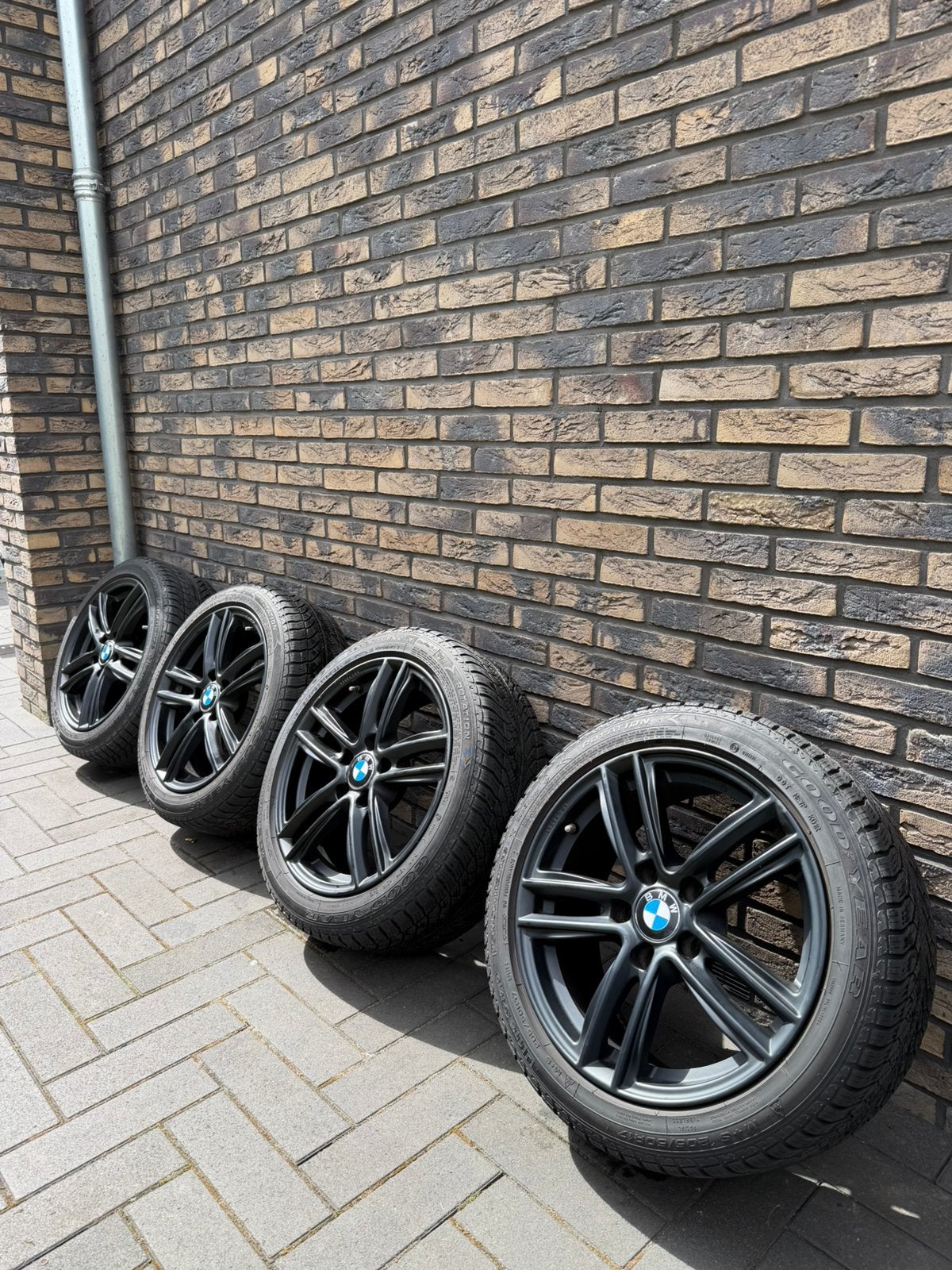 BMW 1/3 serie 17” inch, zwarte winterset RFT + RDC, Ophalen, Banden en Velgen, 17 inch, 205 mm
