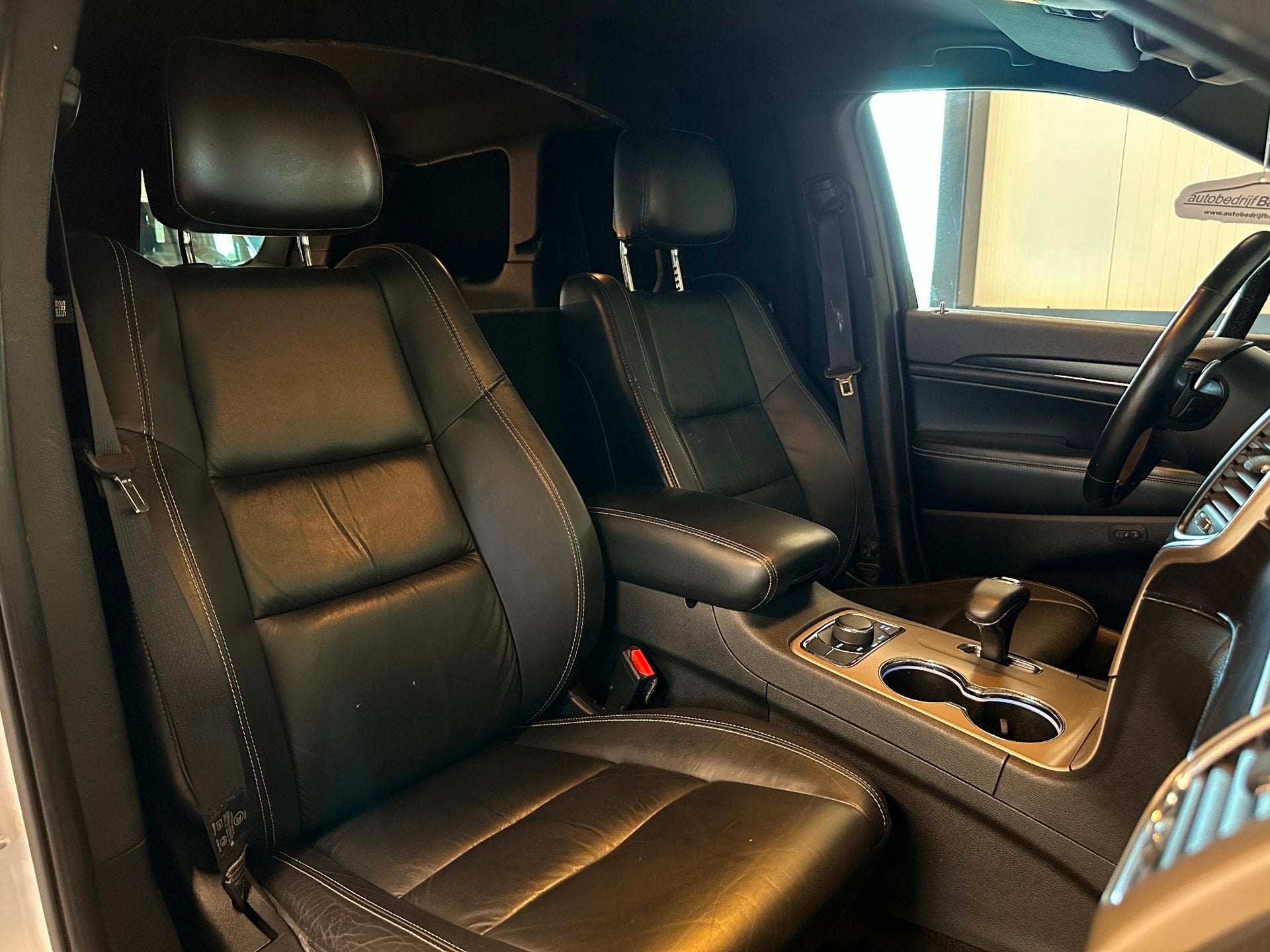 Jeep GRAND CHEROKEE 3.0 CRD V6 AUTOMAAT 4x4 LIMITED-uitv|TRE, Auto's, Automaat, Euro 5, Gebruikt, Zwart