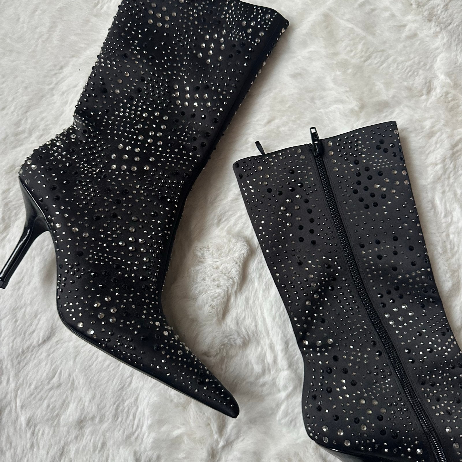 H&M Enkellaarzen met studs - Maat 41 - Nieuw, Zwart, Nieuw, Ophalen of Verzenden, Schoenen met hoge hakken