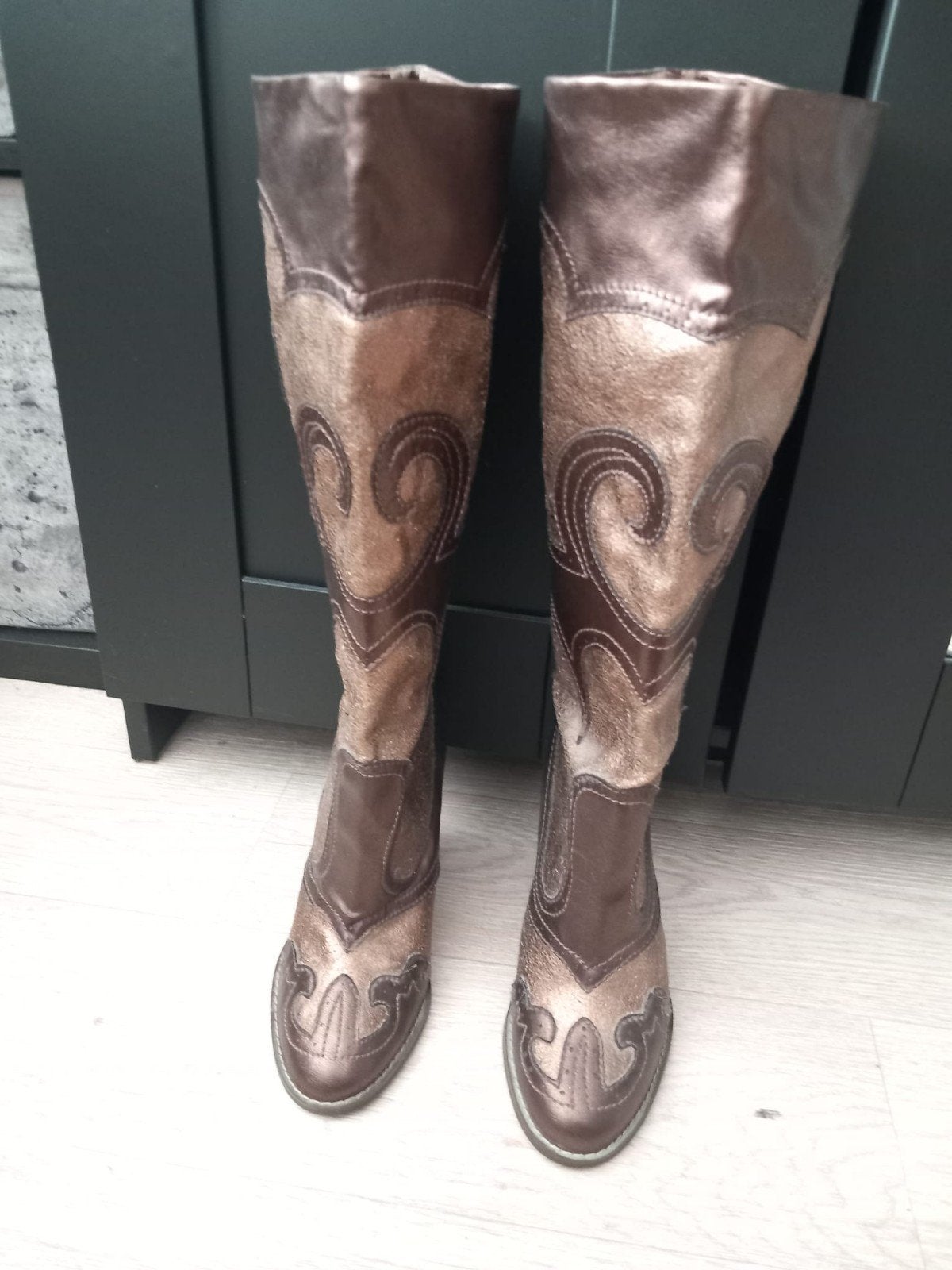 Nieuwe laarzen! Maat 37., Kleding | Dames, Schoenen, Ophalen of Verzenden, Nieuw, Bruin, Hoge laarzen
