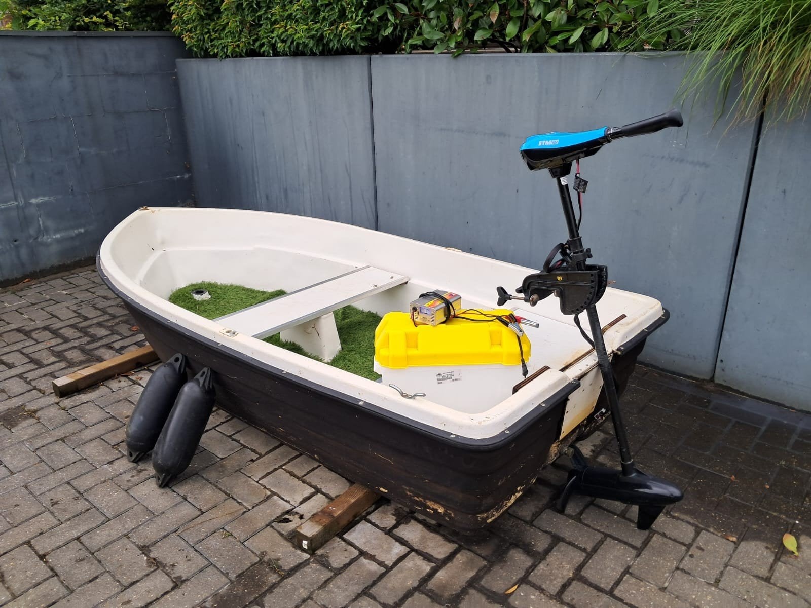Mooi polyesterbootje met elektromotor en accu- COMPLEET!, Watersport en Boten, Ophalen