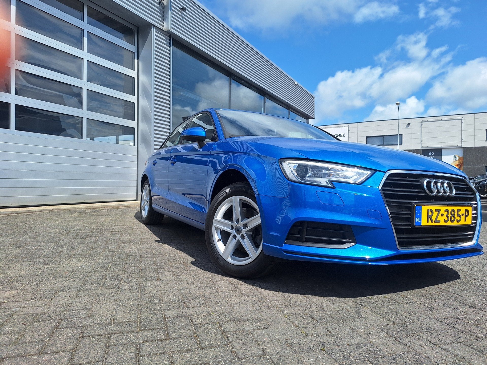 Audi A3 Limousine 1.0 TFSI Automaat PDC, LM Velgen, Auto's, Dealer onderhouden, Gebruikt, Euro 6, Blauw