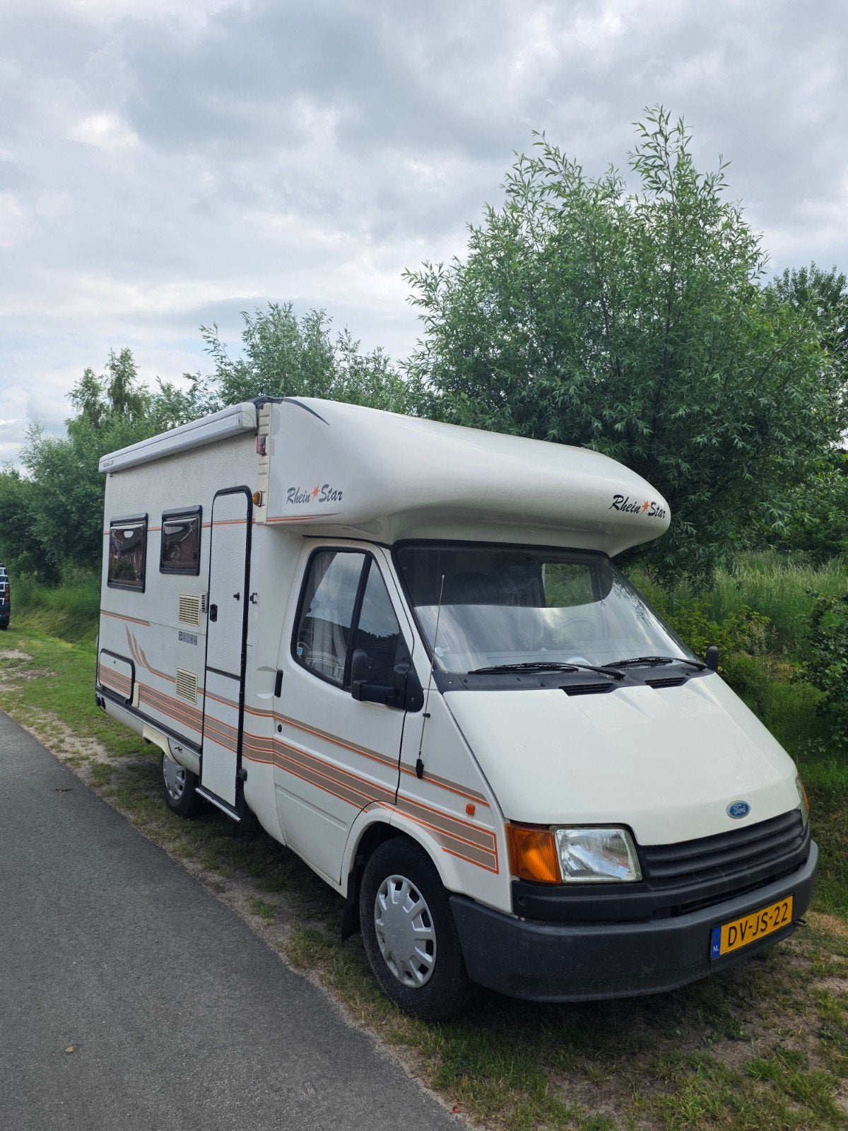 Leuke compacte maar complete Rein Star op Ford Transit, Particulier, Buscamper of Camperbus, Ford