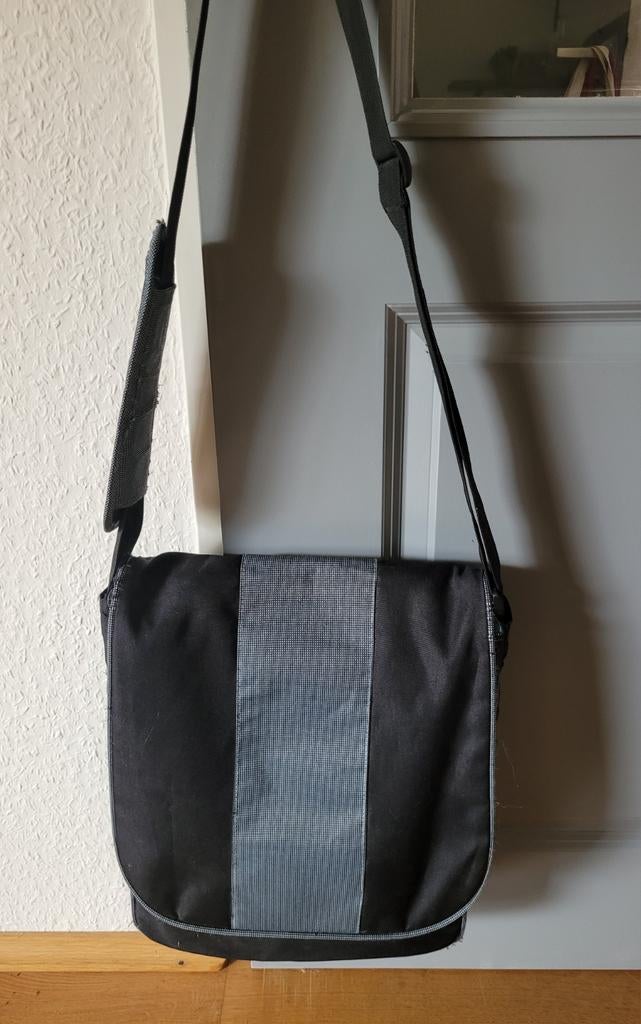 Laptoptas retro, Ophalen of Verzenden, 17 inch of meer, Gebruikt