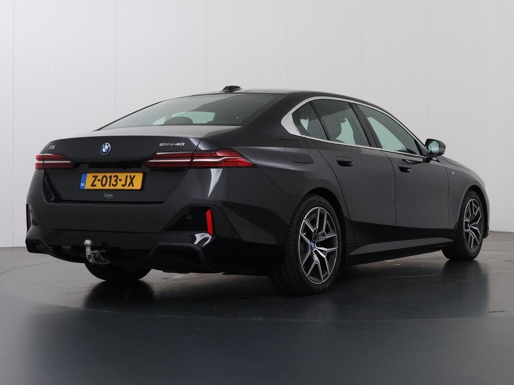 BMW i5 eDrive40 84 kWh | M-Pakket | SOH 97% | Harman/Kardon, Auto's, BMW, Achterwielaandrijving, Gebruikt, Zwart, 340 pk