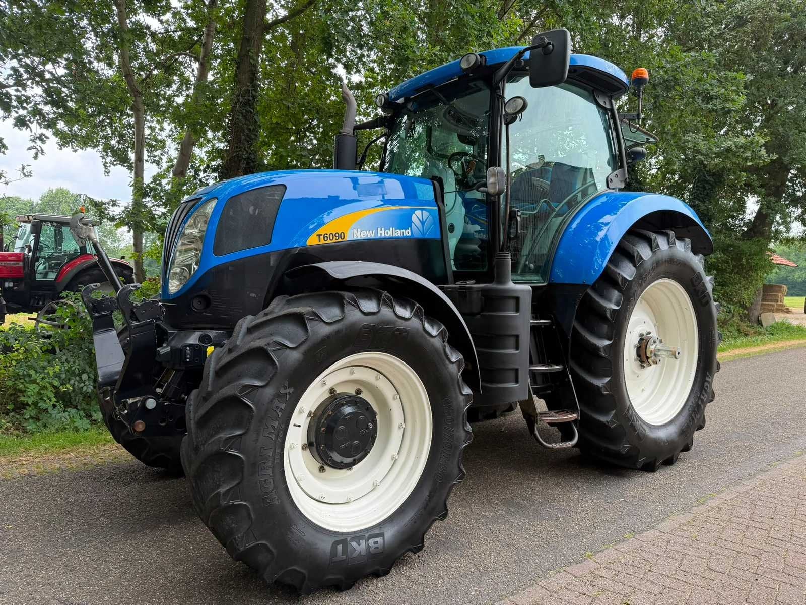 2016 New Holland T6090 PC Vierwielaangedreven landbouwtracto, Zakelijke goederen, Agrarisch | Tractoren, Gebruikt, New Holland