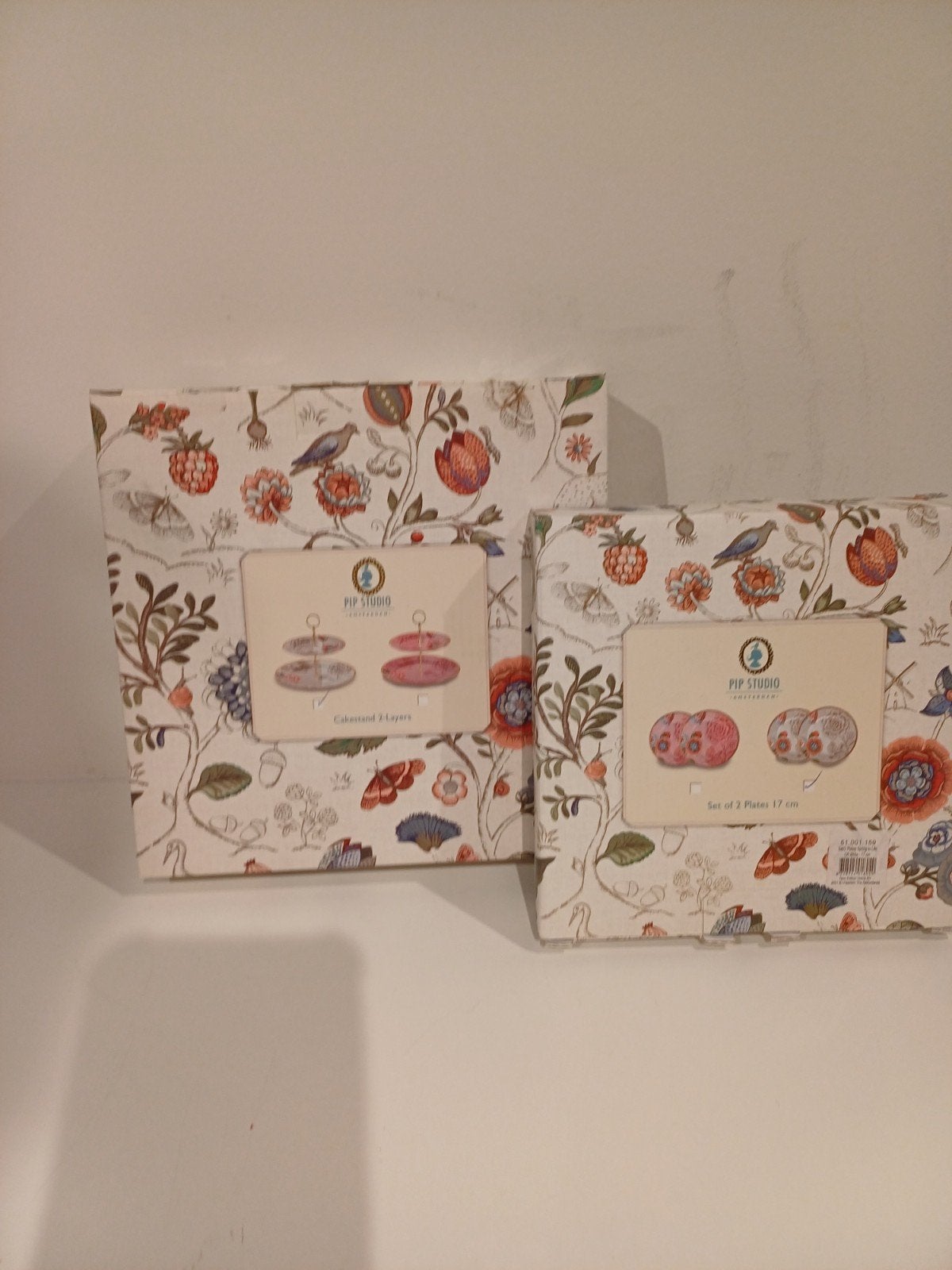 Pip Studio gebaksbordjes en etagère  dozen, Nieuw, Ophalen of Verzenden, Bord(en), Overige stijlen