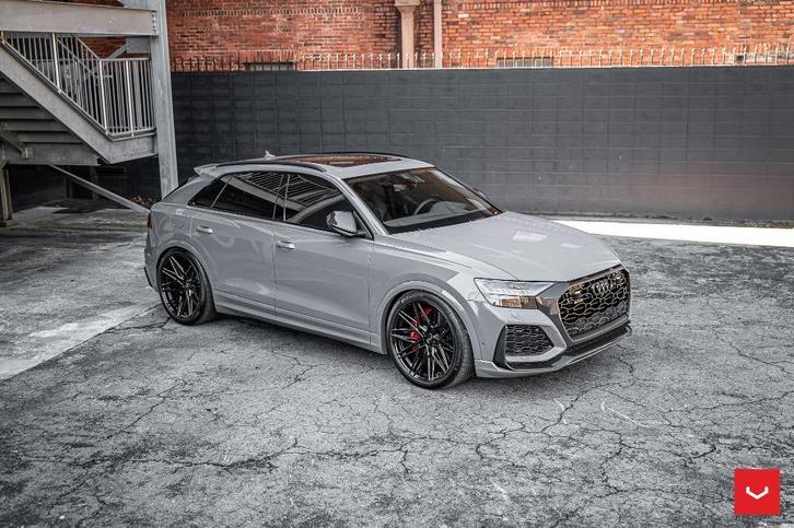 Demoset 23 inch Vossen + Pirelli Zomerbanden Audi RSQ8 SQ8, Auto-onderdelen, Banden en Velgen, Niet ingevuld, Gebruikt, 295 mm