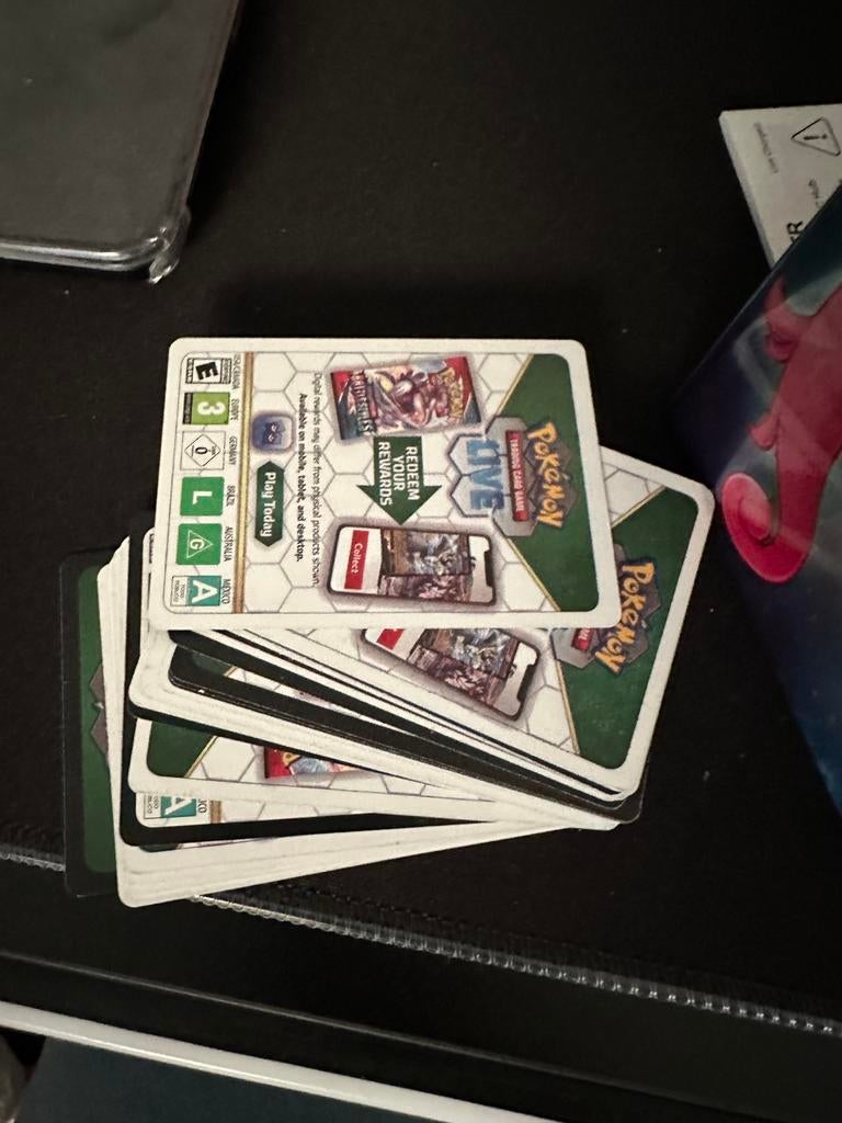 Redeem cards pokemon, Ophalen of Verzenden, Zo goed als nieuw, 10 inch, 32 GB