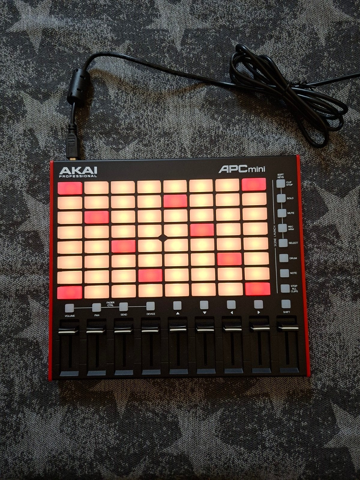Akai APC Mini MIDI Controller voor Ableton Live, Muziek en Instrumenten, Ophalen, Zo goed als nieuw, Overige aantallen, Overige merken