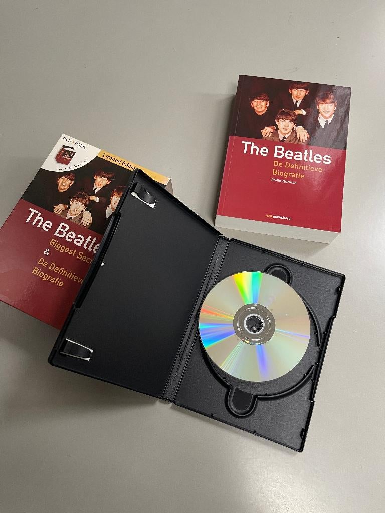 The Beatles Boek + DVD Biggest Secrets & De definitieve, Verzamelen, Ophalen of Verzenden, Zo goed als nieuw, Boek, Tijdschrift of Artikel