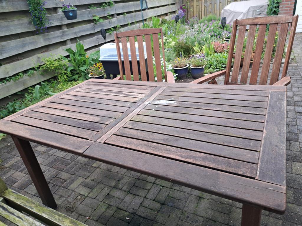 Houten tuintafel met verstelbare stoelen en kussens, Tuin en Terras, Tuinsets en Loungesets, Ophalen, 4 zitplaatsen, Gebruikt